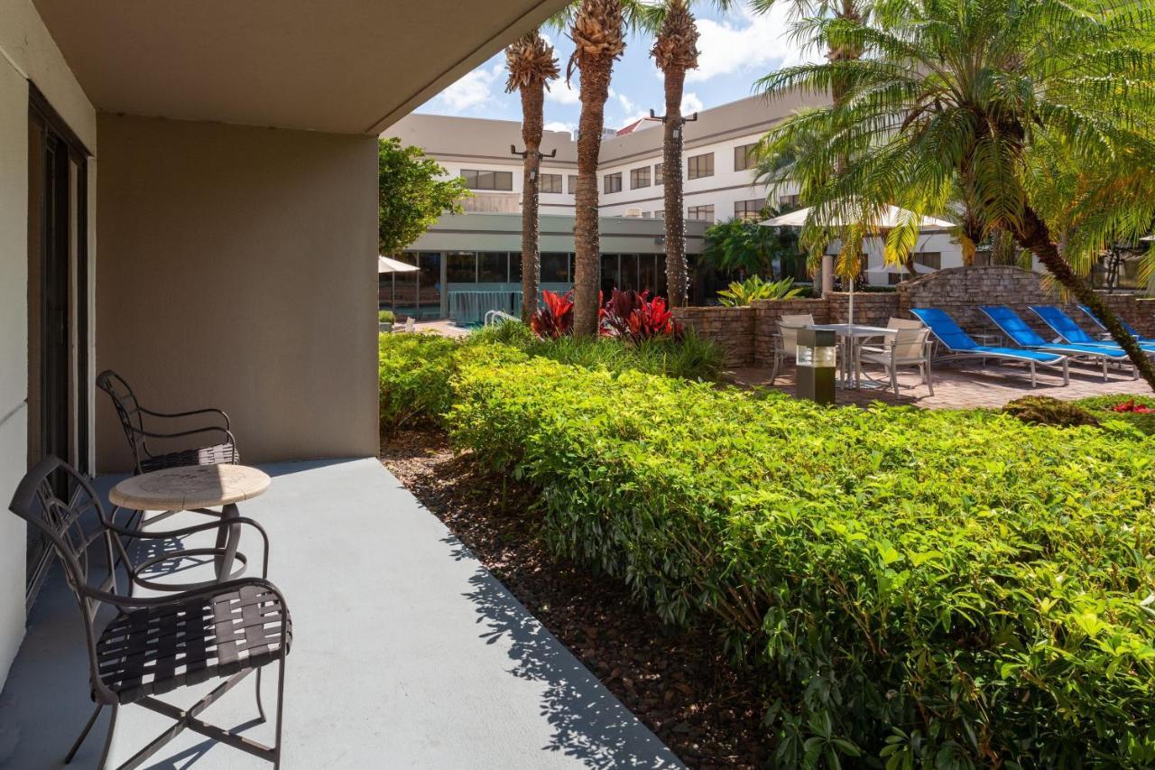 Sheraton Suites Orlando Airport Hotel Exterior photo